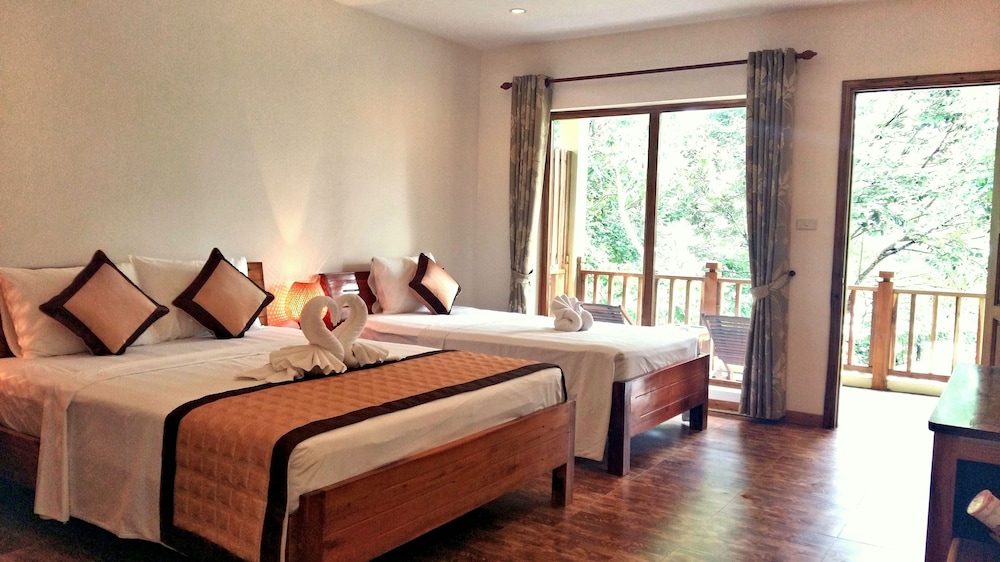 Ancarine Beach Resort 35/72
