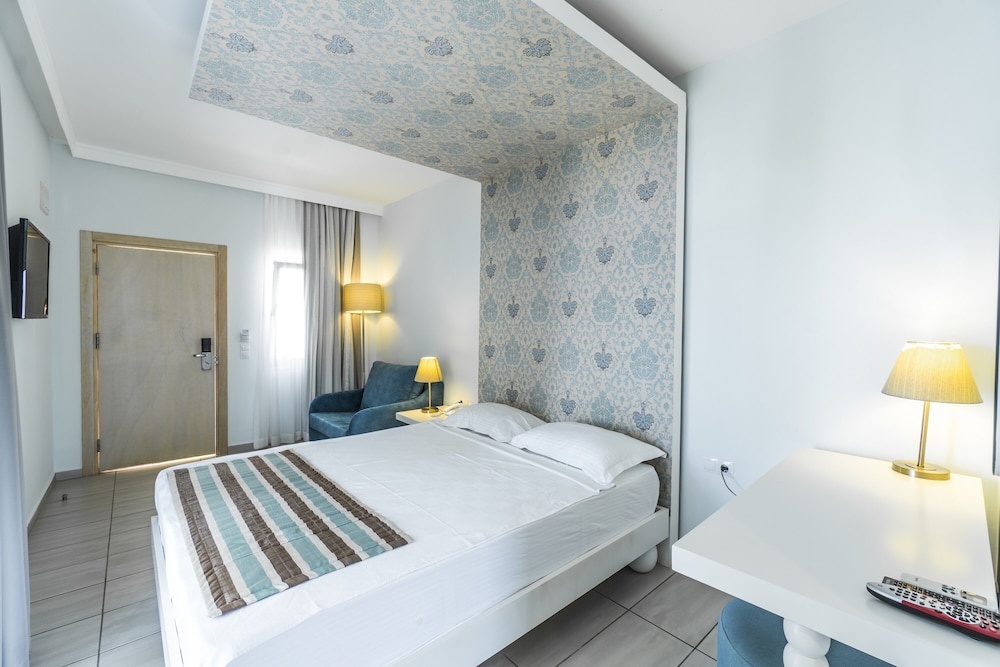 Babana Hotel 28/83