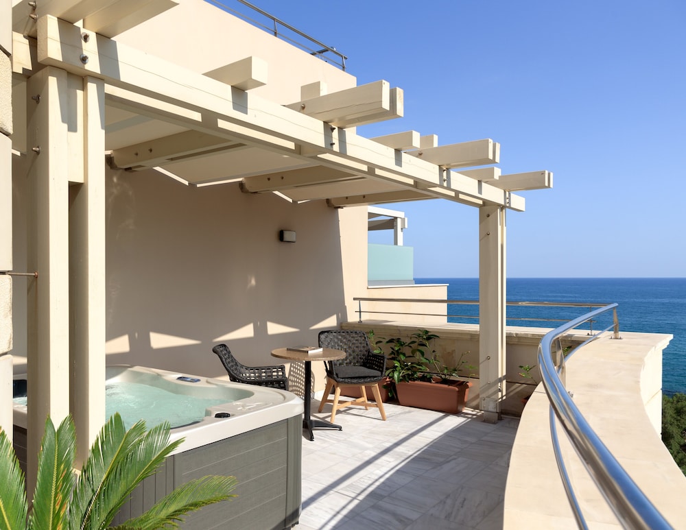 Macaris Suites And Spa 14/66