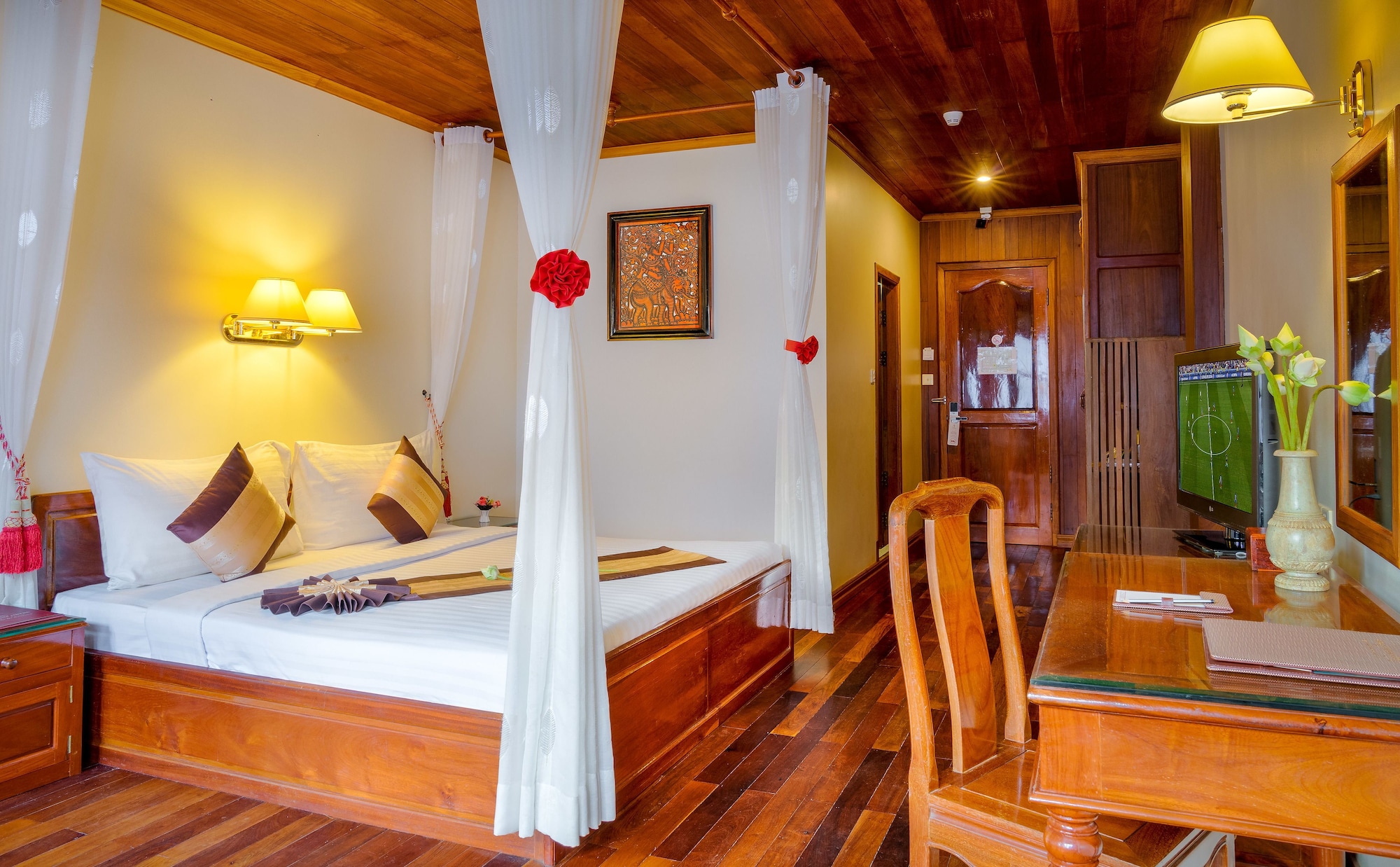DELUXE, DOUBLE BED