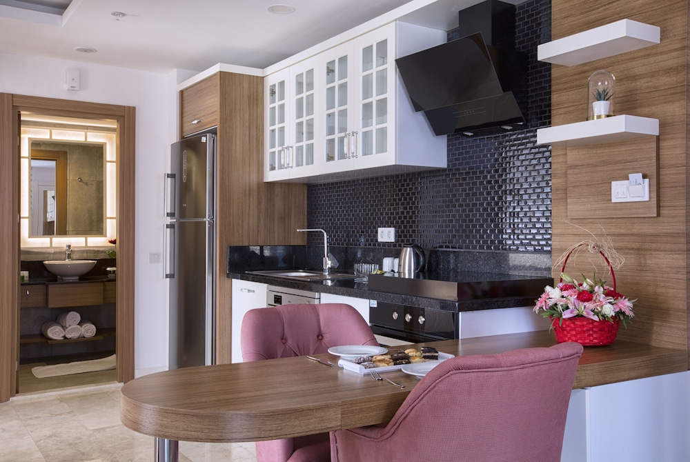 Greenwood Suites Resort 49/68