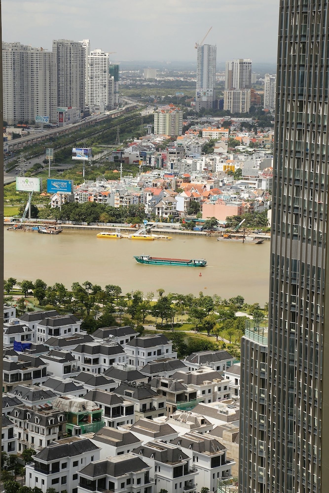 High-Floor River-View Apartment 38/50