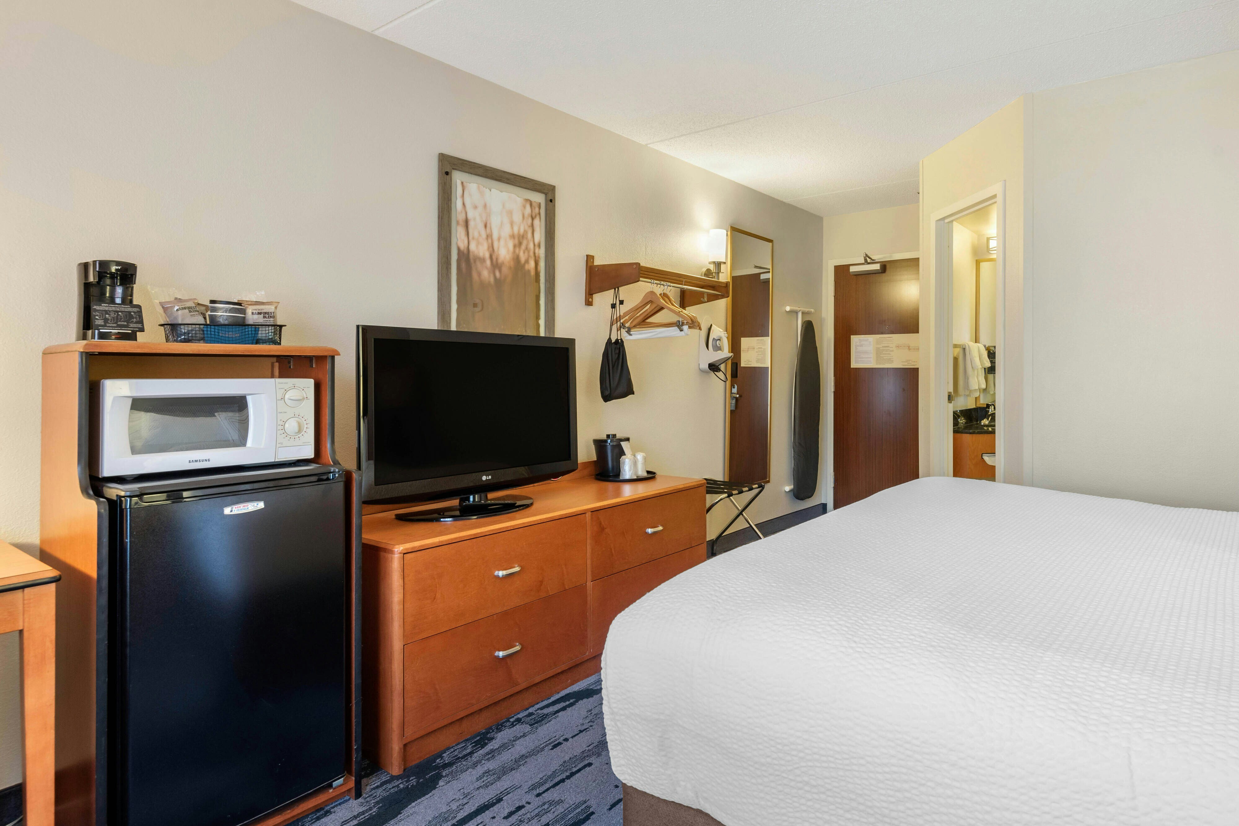 Room, King Bed, Fairfield Inn By Marriott Portland Maine Mall 2/3