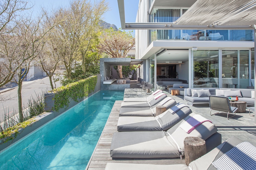 Pod Camps Bay 64/70
