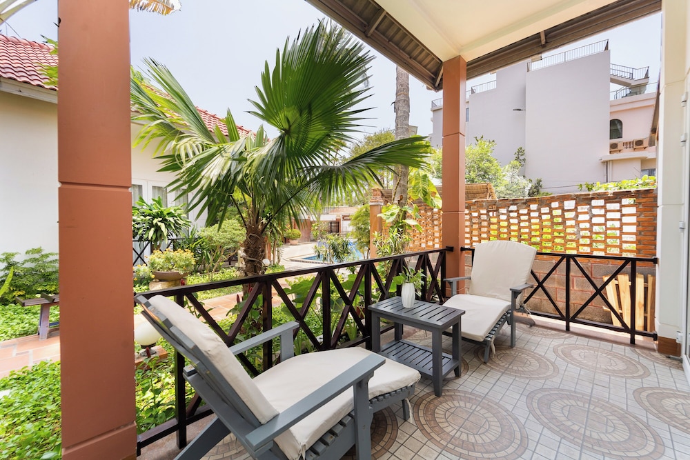 Lotus Garden Resort 43/55