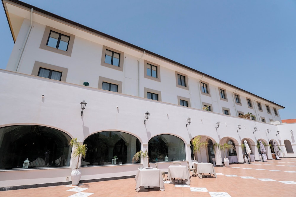 Al Balhara Hotel Resort & Spa 2/50