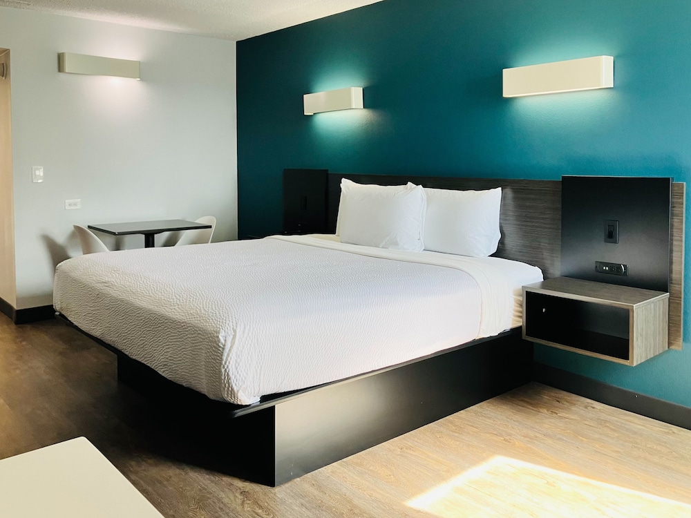 STANDARD, KING BED