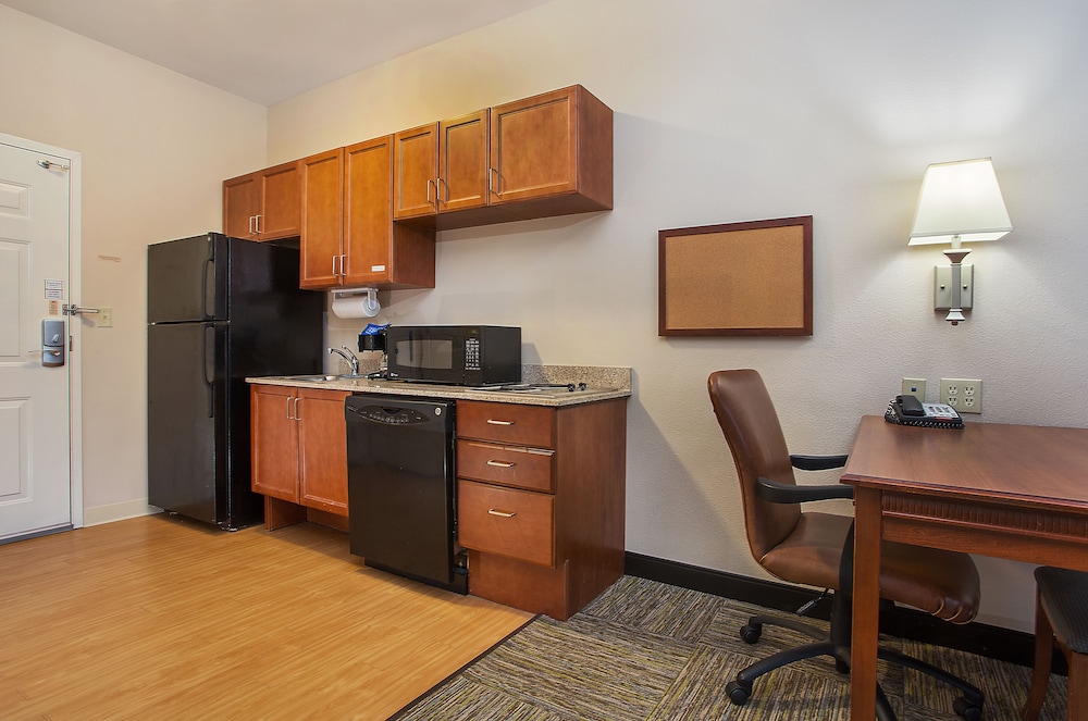 Candlewood Suites Tuscaloosa 56/77