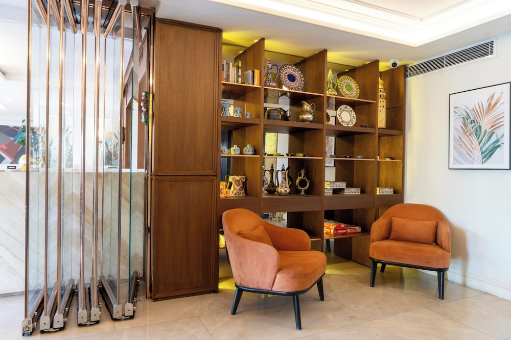 The Biancho Hotel Pera 53/73