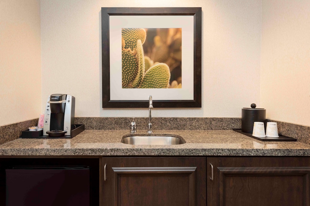 HILTON GARDEN INN SALT LAKE CITY AIRPORT 74/77