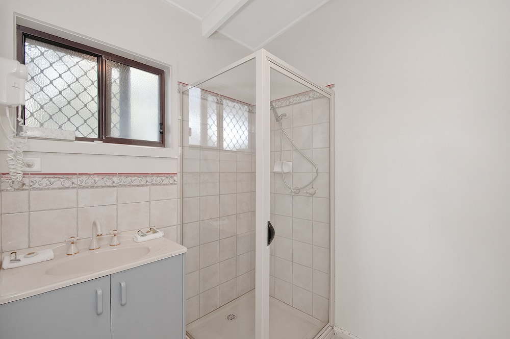 BEACON POINT OCEAN VIEW VILLAS 70/70