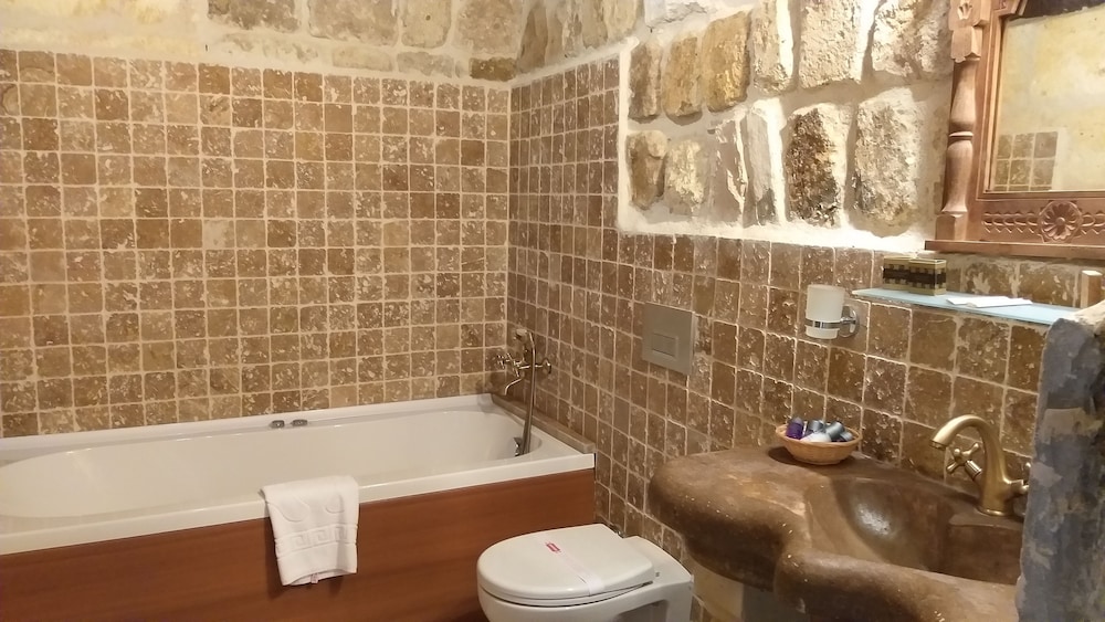 Assiana Cave House 45/50