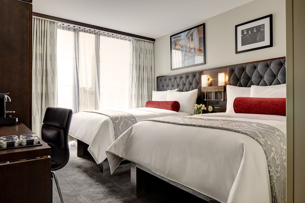 GUEST ROOM, 2 DOUBLE BEDS