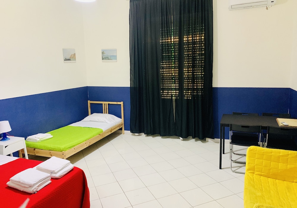 COMFORT, APARTMENT, KITCHENETTE