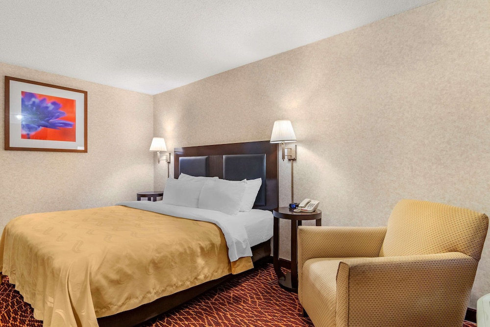 Quality Inn Marietta near Dobbins ARB 12/37