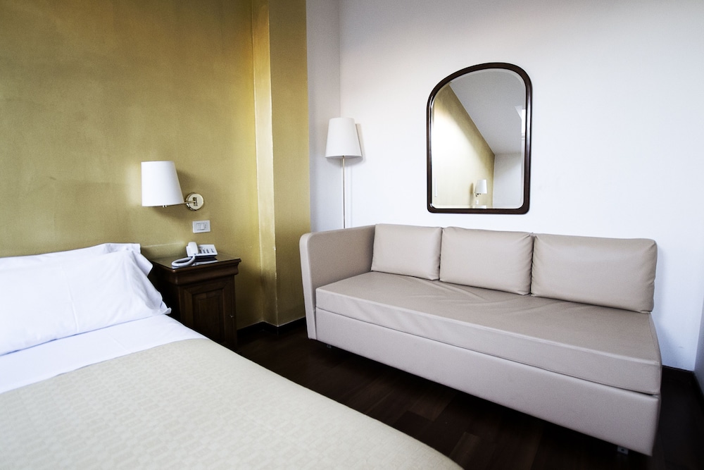 Diana Suites 28/30