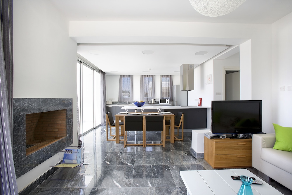 Paradise Cove Luxurious Beach Villas 27/50