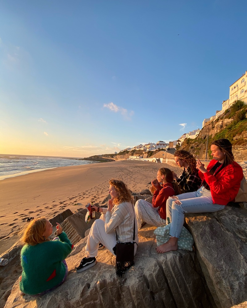 Surfer's Den Ericeira 35/43