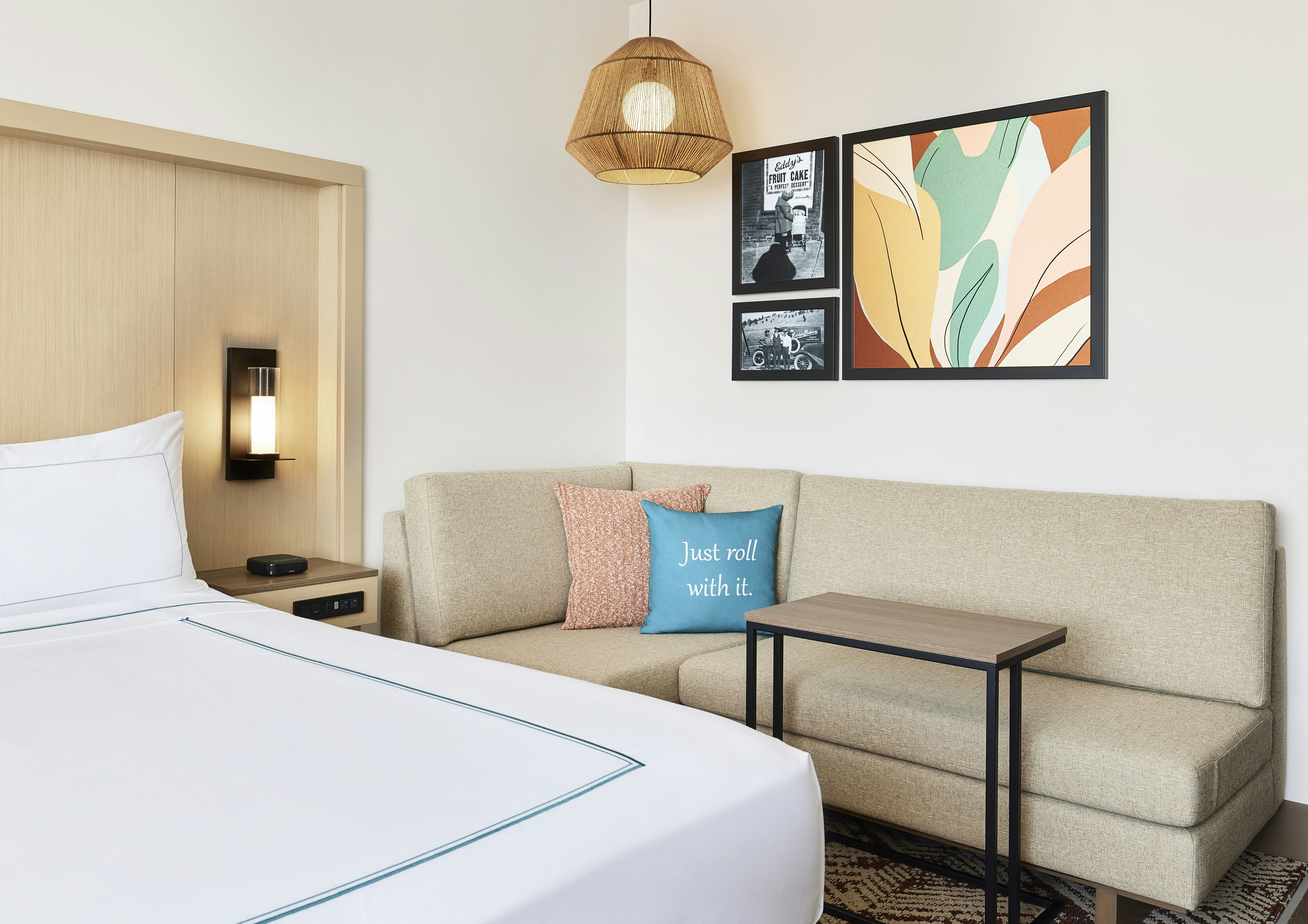 ROOM, KING BED