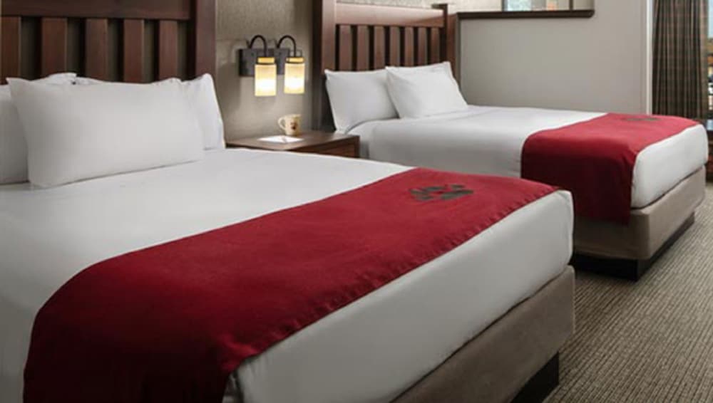 Majestic, Water, Suite, 1 King and 2 Queen Beds, Sofa