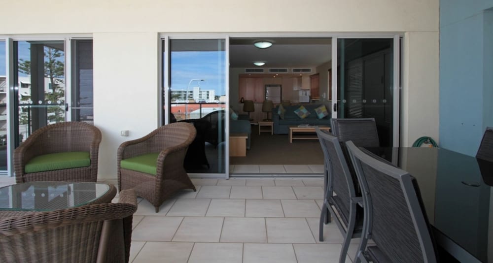 Riverside Holiday Apartments 49/78