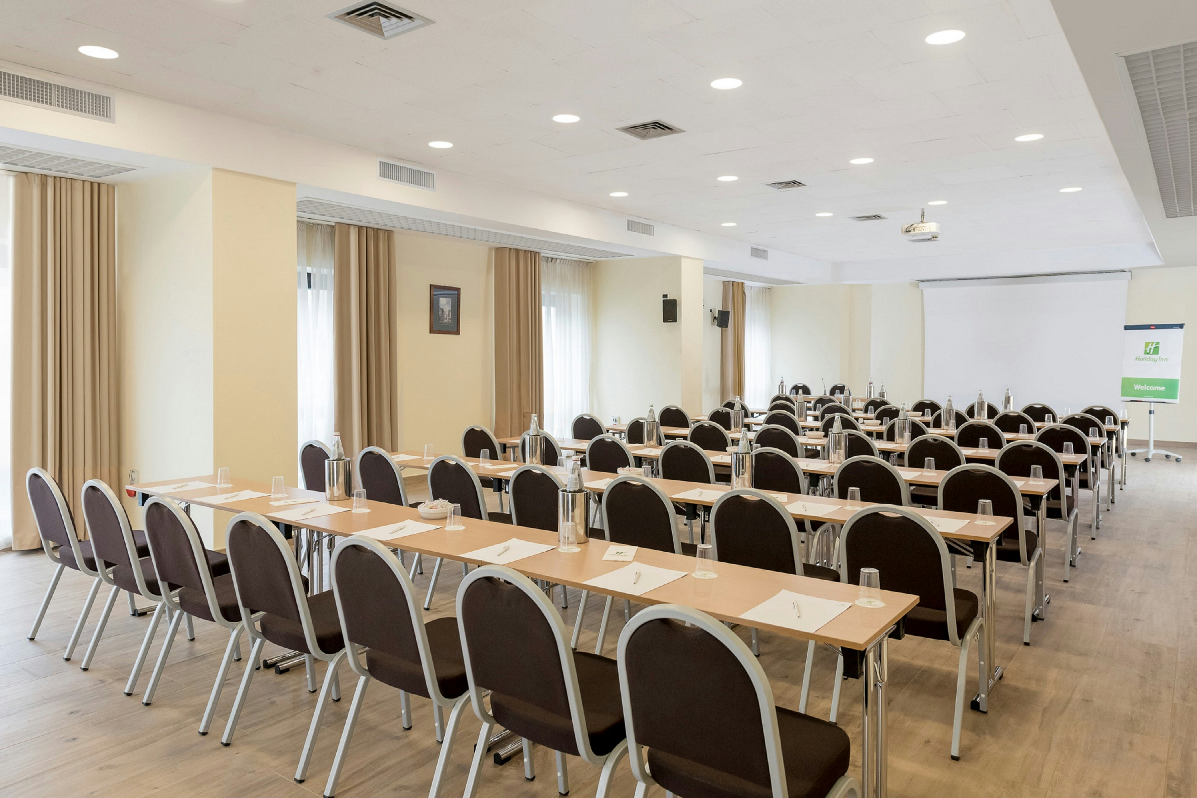 HOLIDAY INN NAPLES 66/78