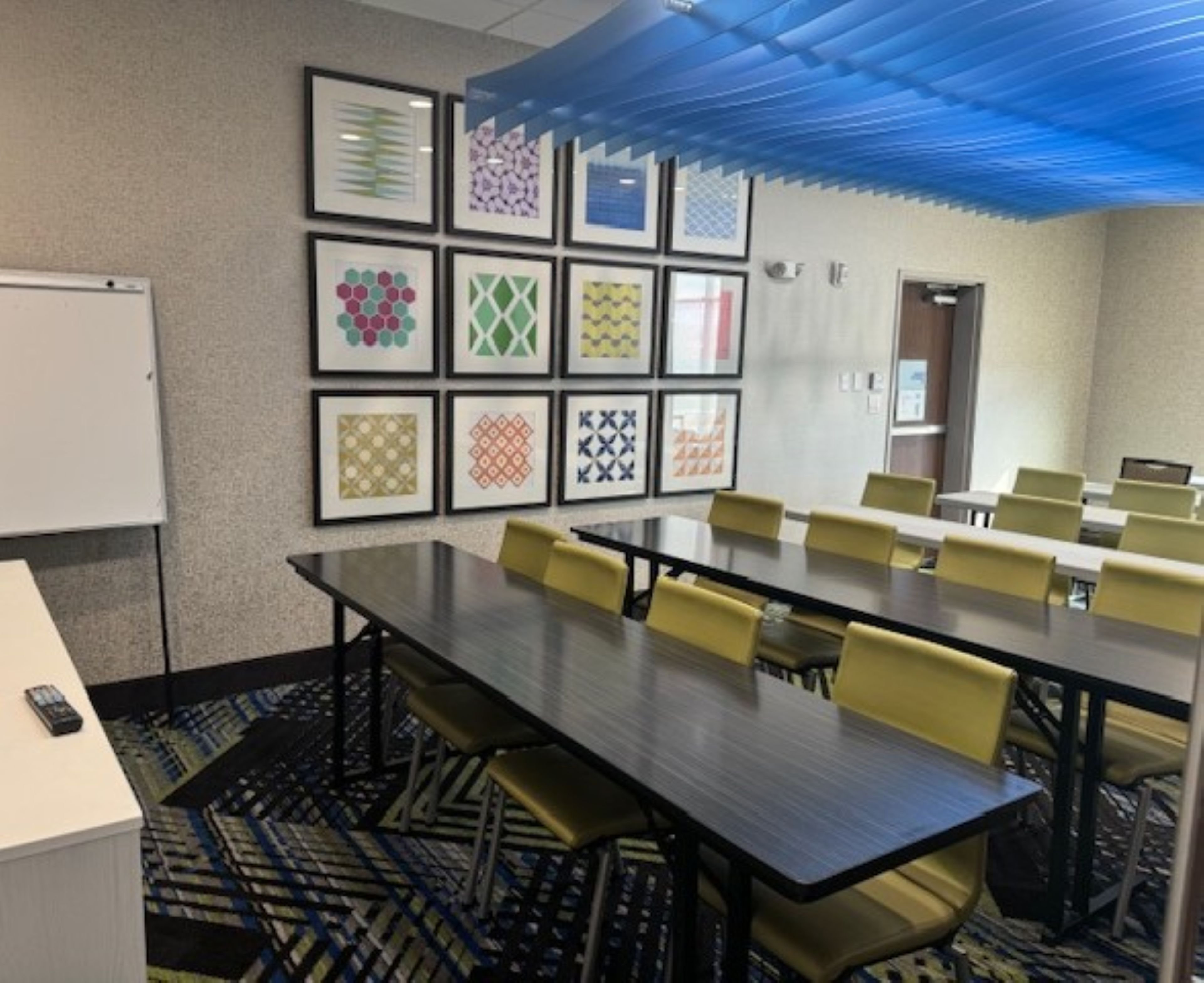 Holiday Inn Express & Suites Fort Worth North - Northlake 46/58