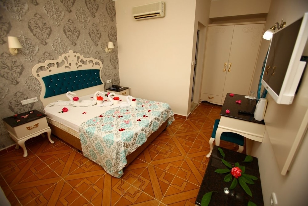 Turk Hotel 11/46
