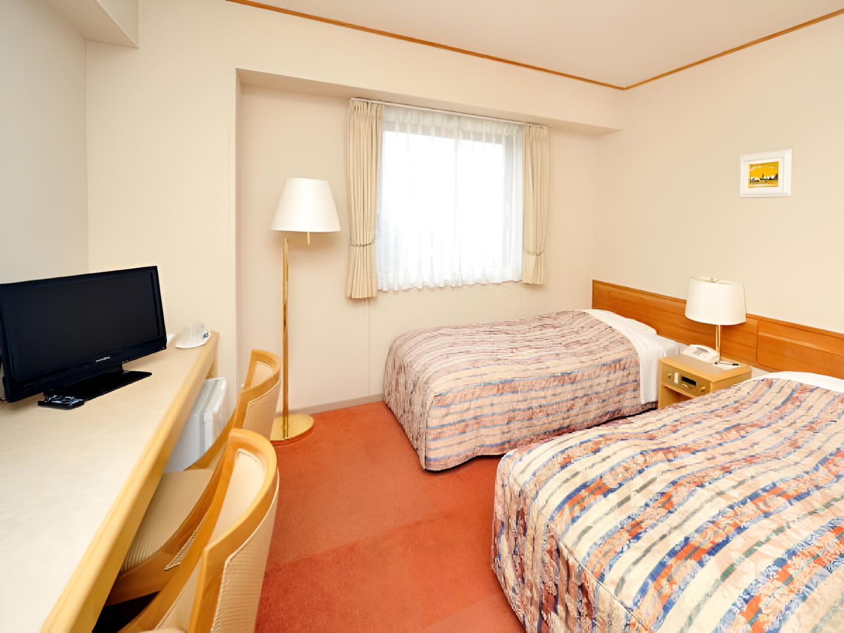 Room, Twin Beds, West Tower