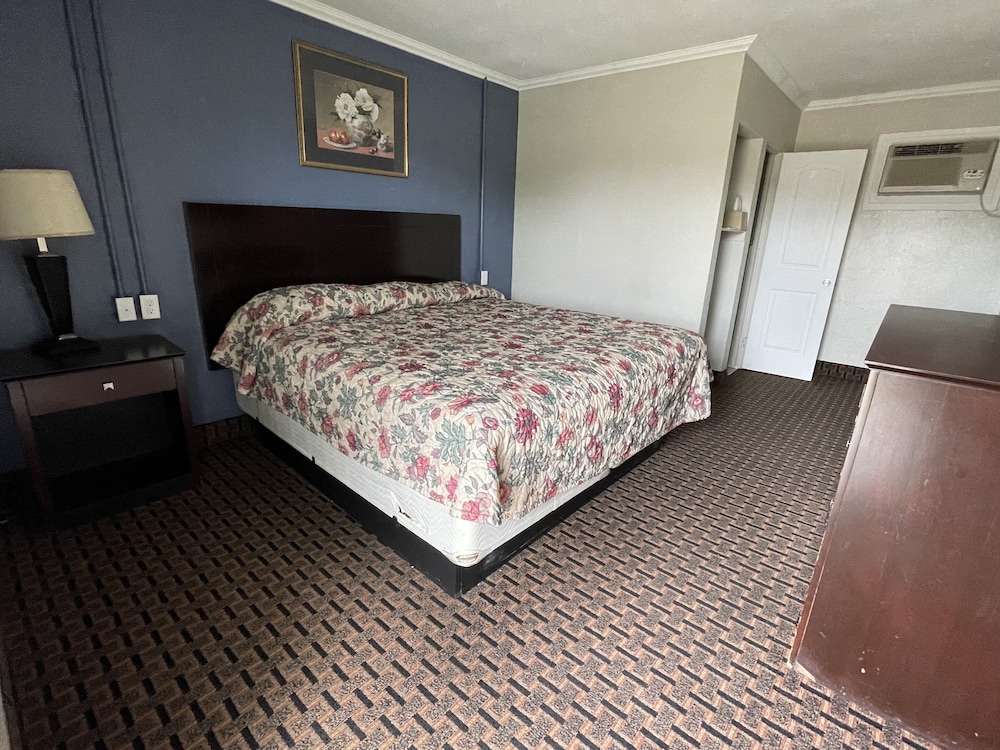 Economy Inn Gonzales 3/29