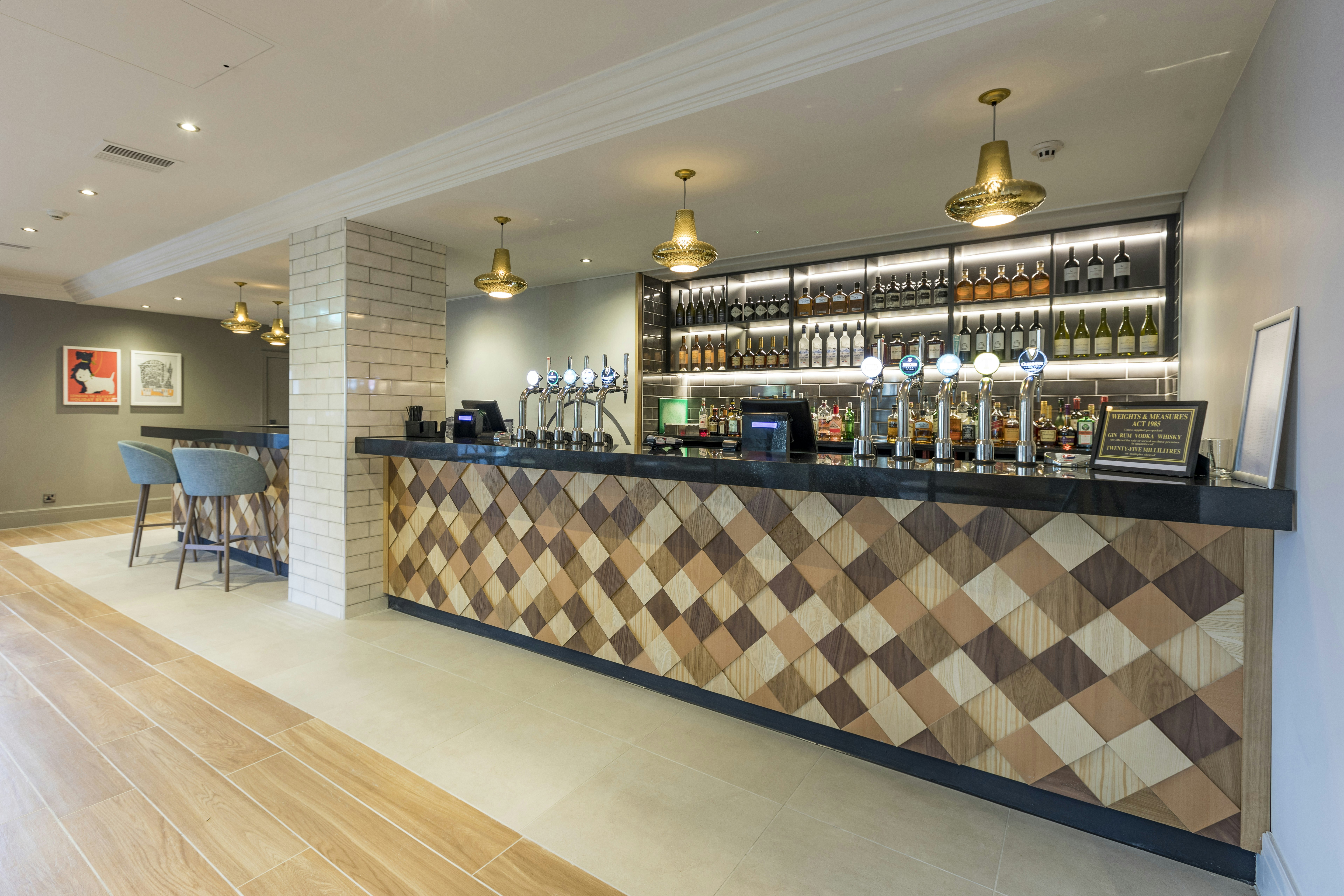 HOLIDAY INN GLASGOW AIRPORT 13/80