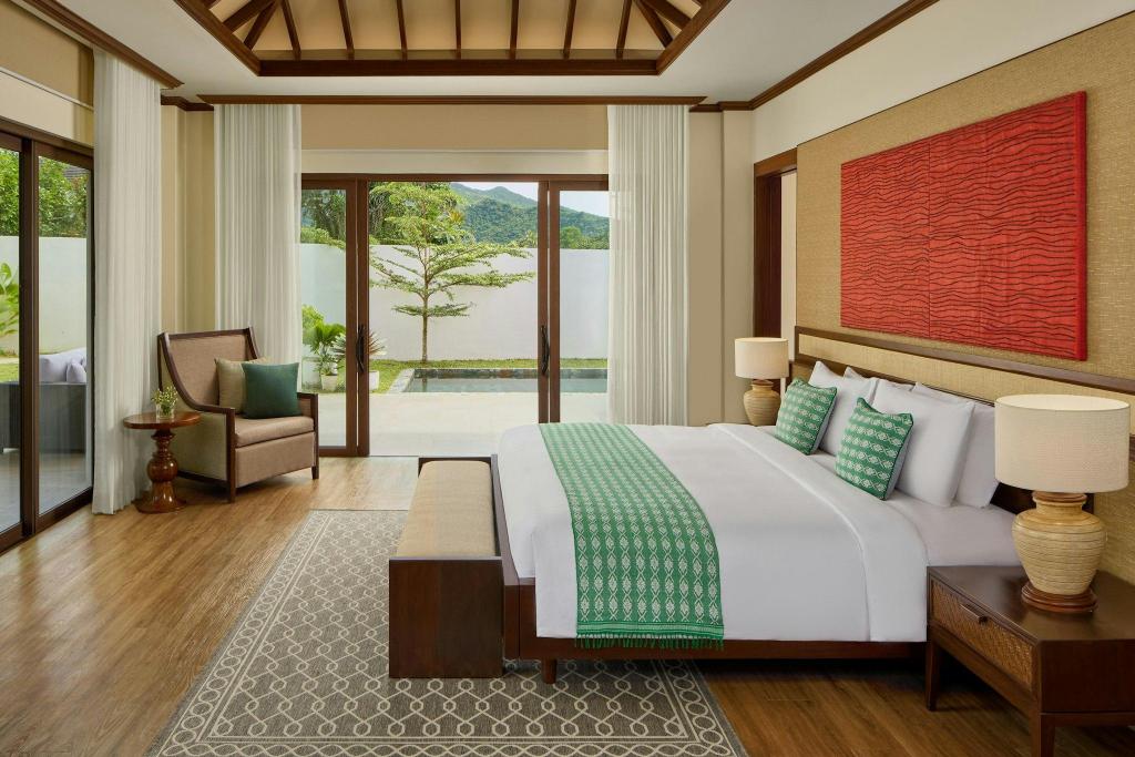 Mahogany, Villa, King Bed, Garden View, Private Pool