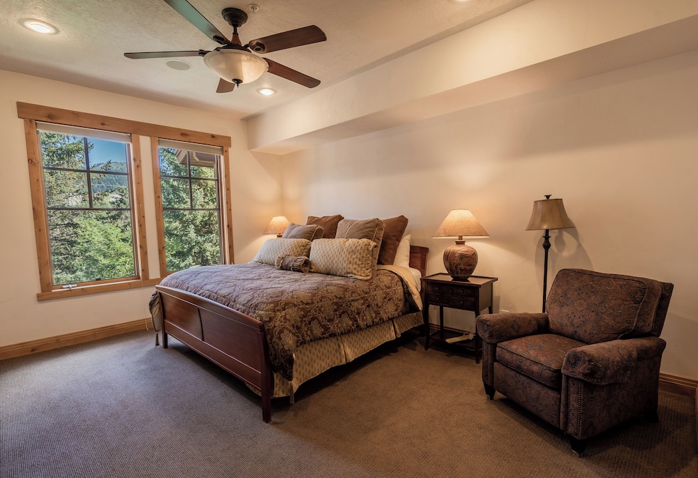 Town Pointe By Lespri Management 19/50