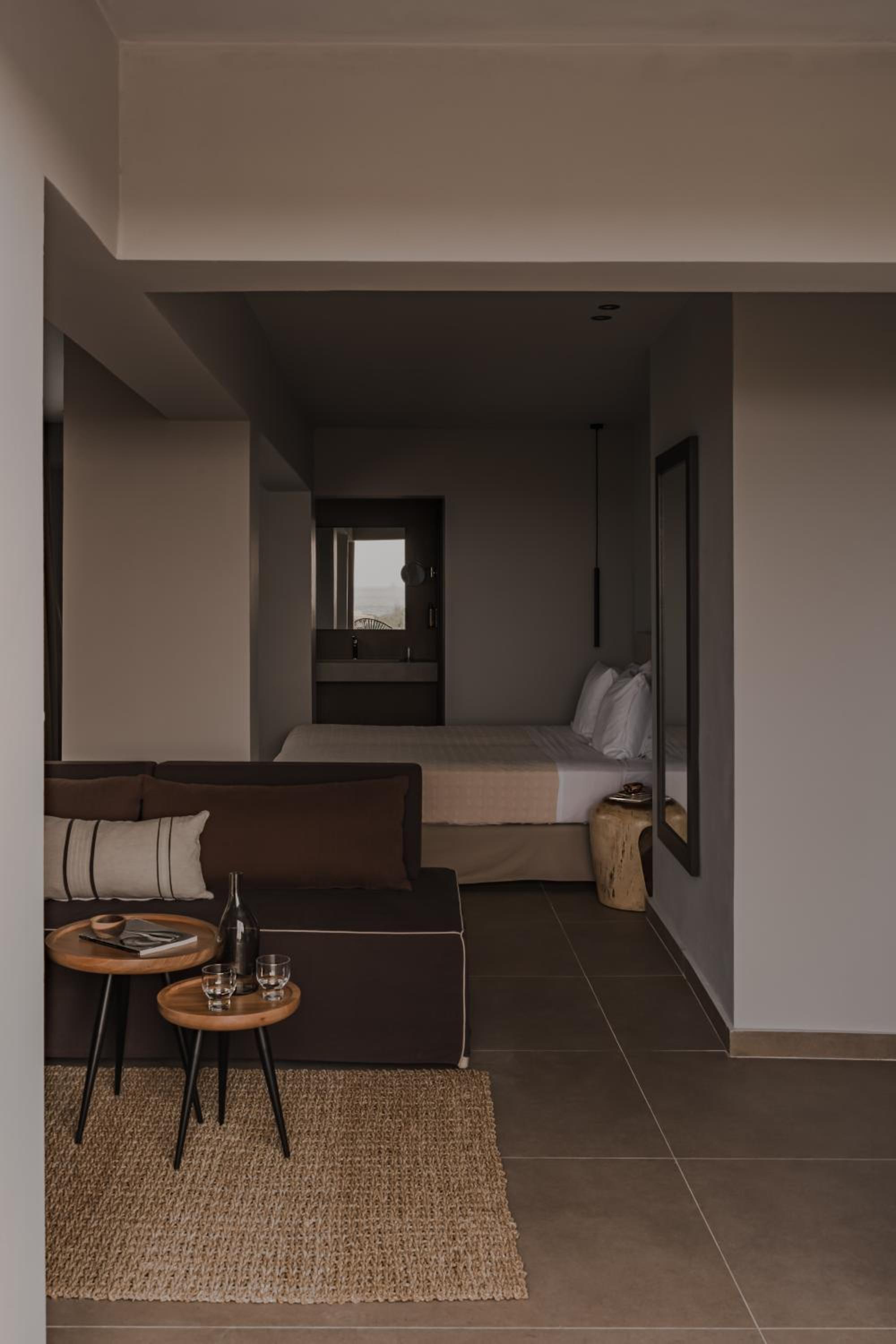 COOKS CLUB IALYSOS RHODES ADULTS ONLY 72/83