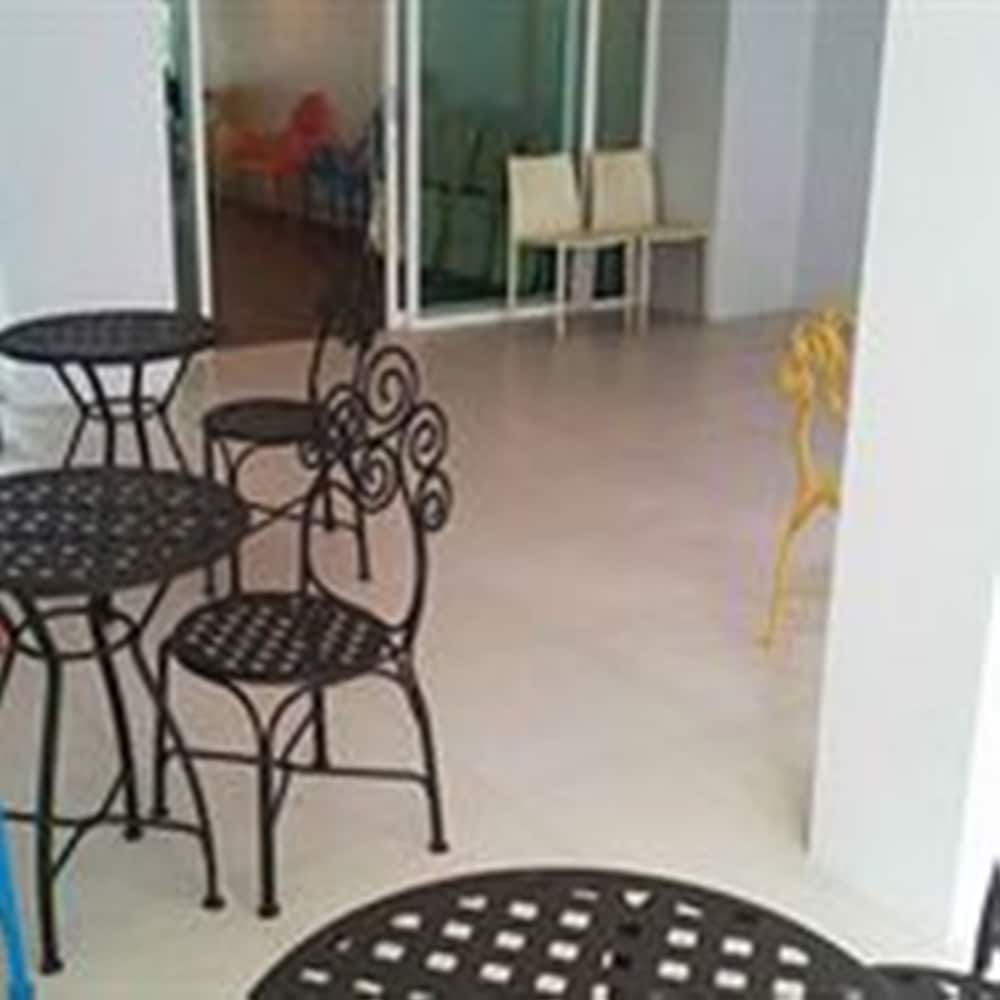 restaurant-cafeteria