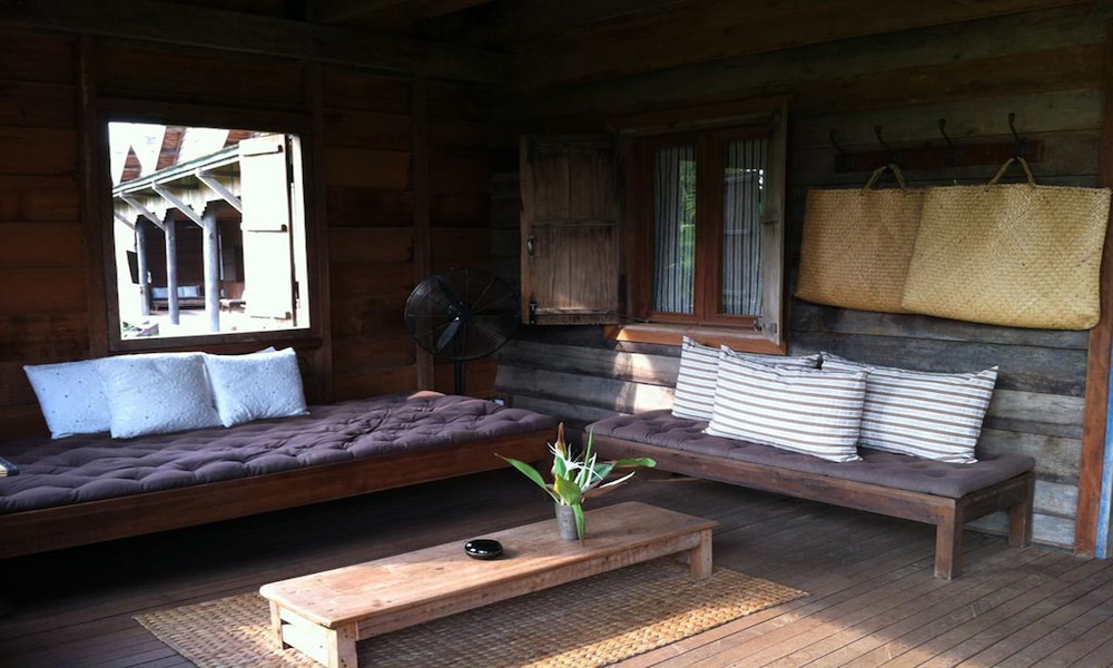 Sala Lodges 32/50