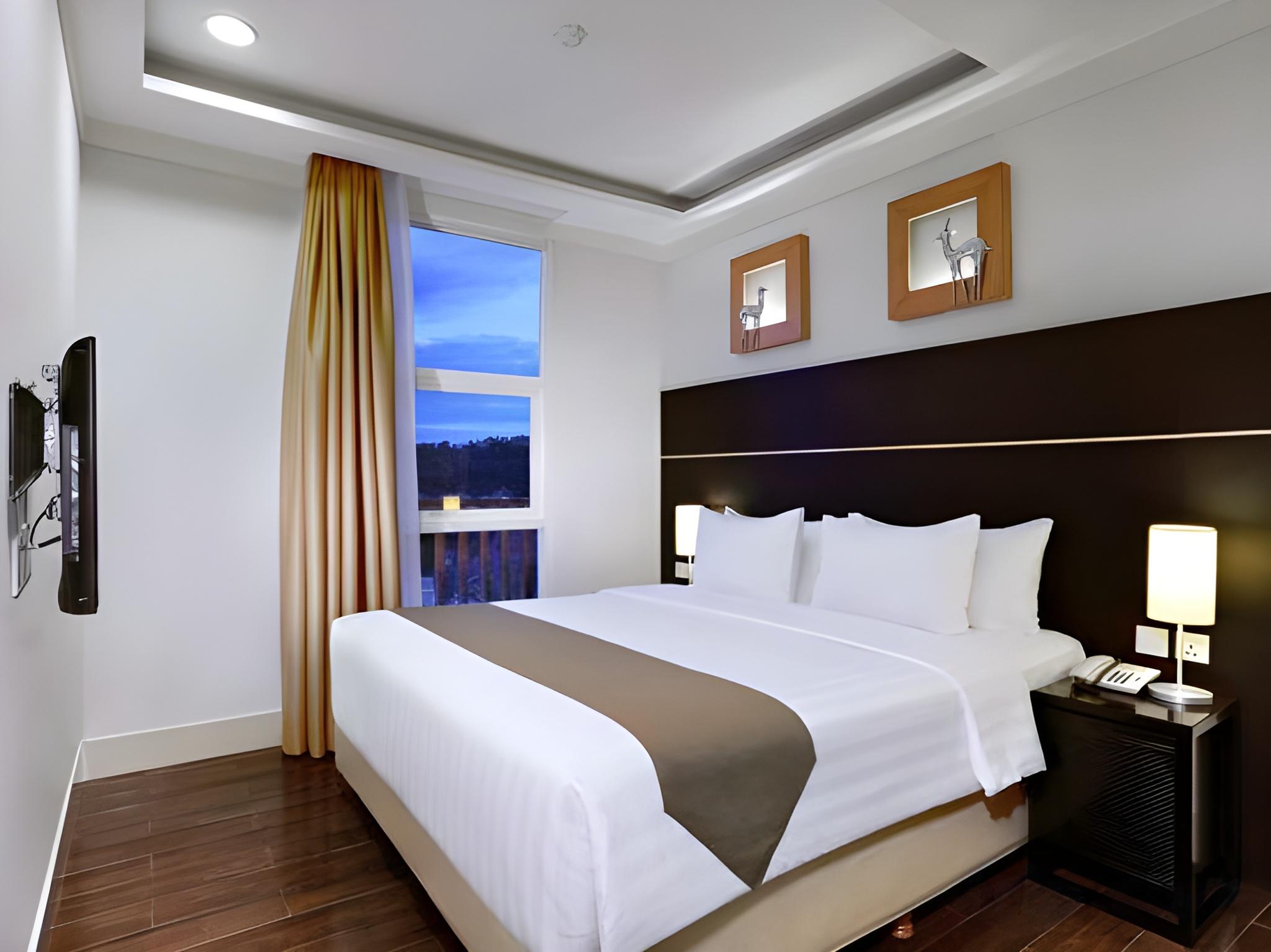 1 Bedroom, Condotel, Deluxe, King Bed, Pool View