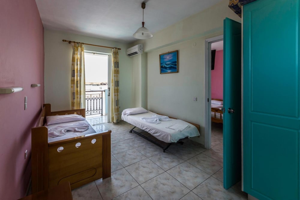 Vossos Hotel Apartments 20/41
