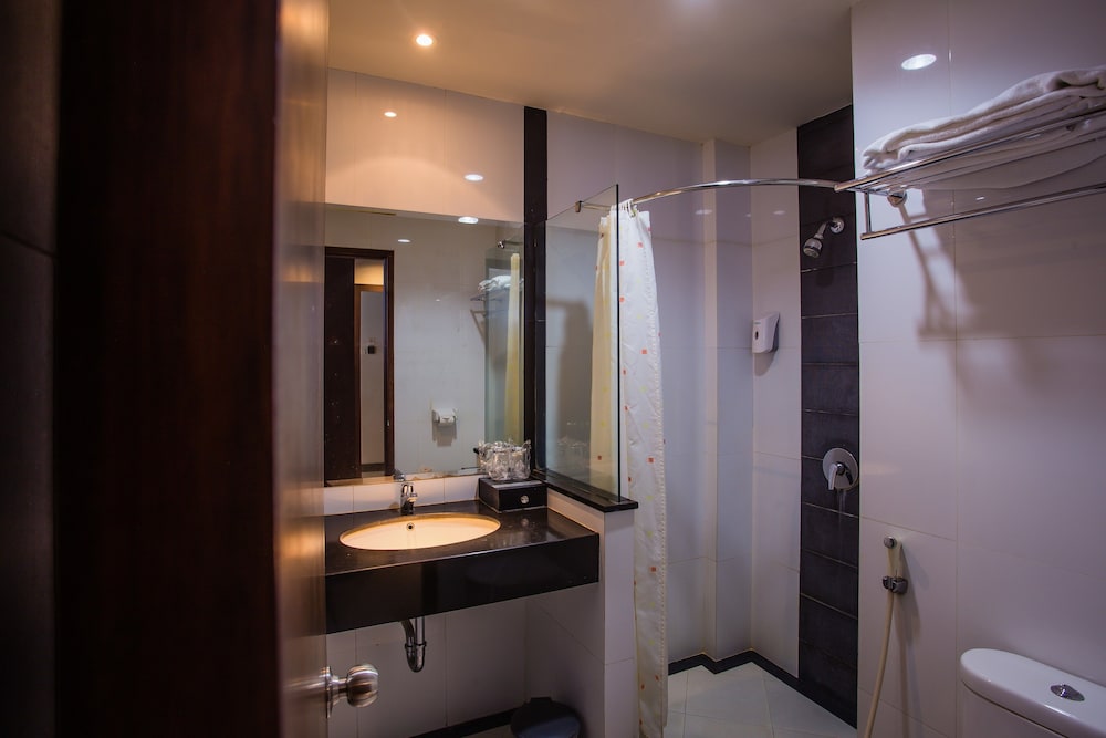 LOMBOK GARDEN HOTEL 38/70