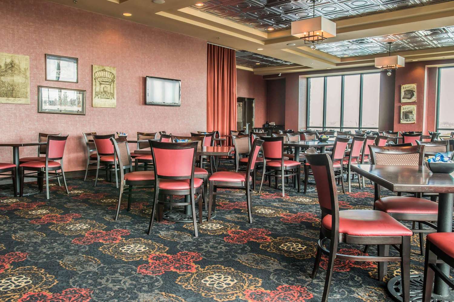 Shoreline Inn Conference Center Ascend Hotel Collection 43/45