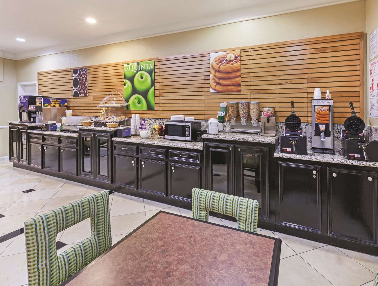 restaurant cafeteria