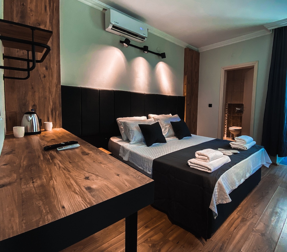 Tepe Hotel & Business Suite 8/27