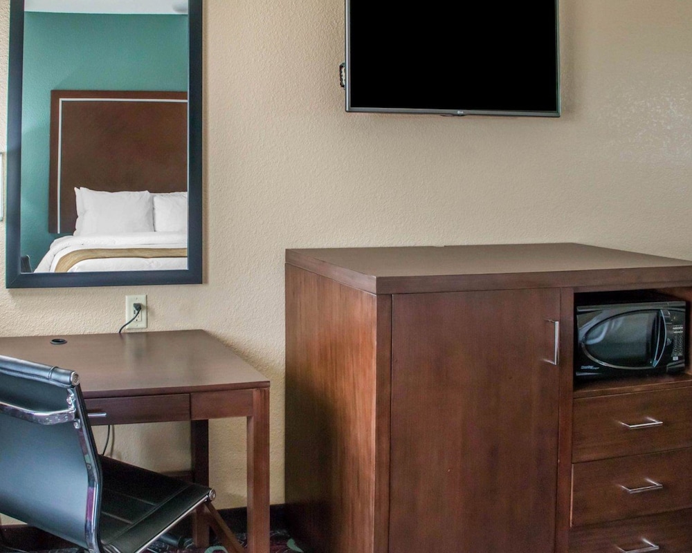 Comfort Inn and Suites San Marcos 43/47