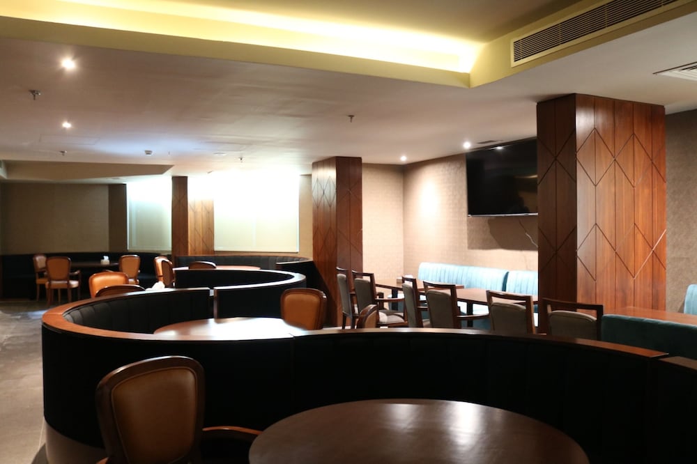 Ramee Palace 58/68