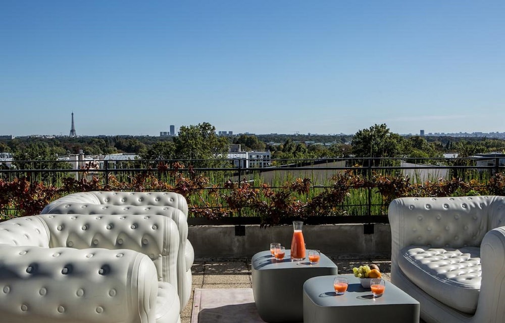 Atrium Suresnes Hotel 53/61