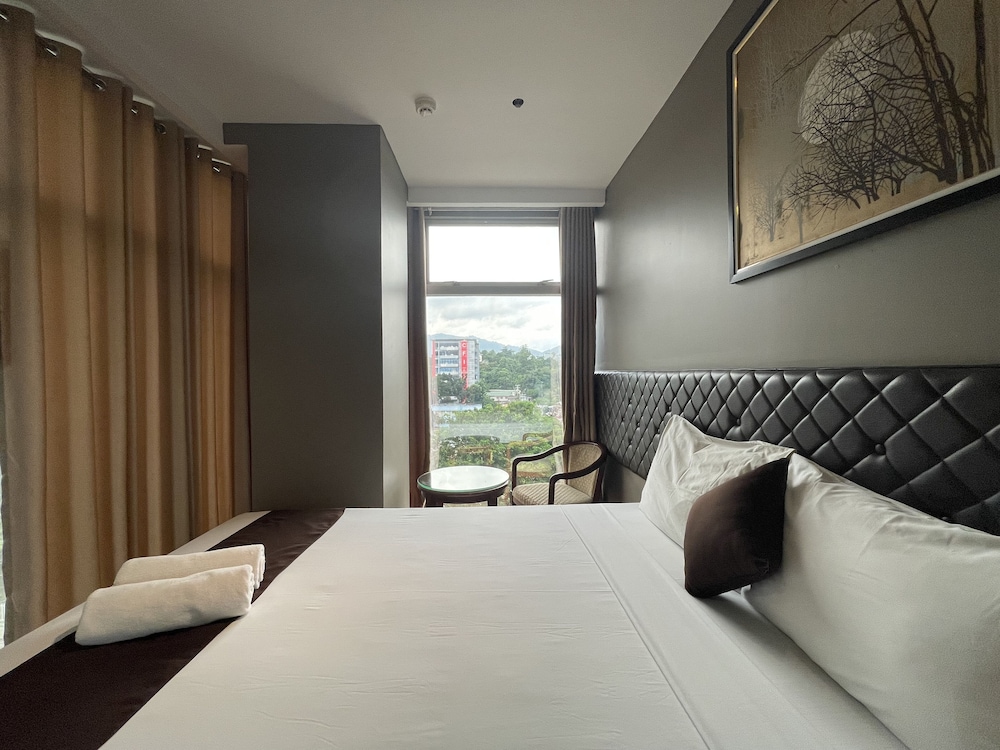 Cebu Capitol Central Hotel and Suites powered by Cocotel 32/55