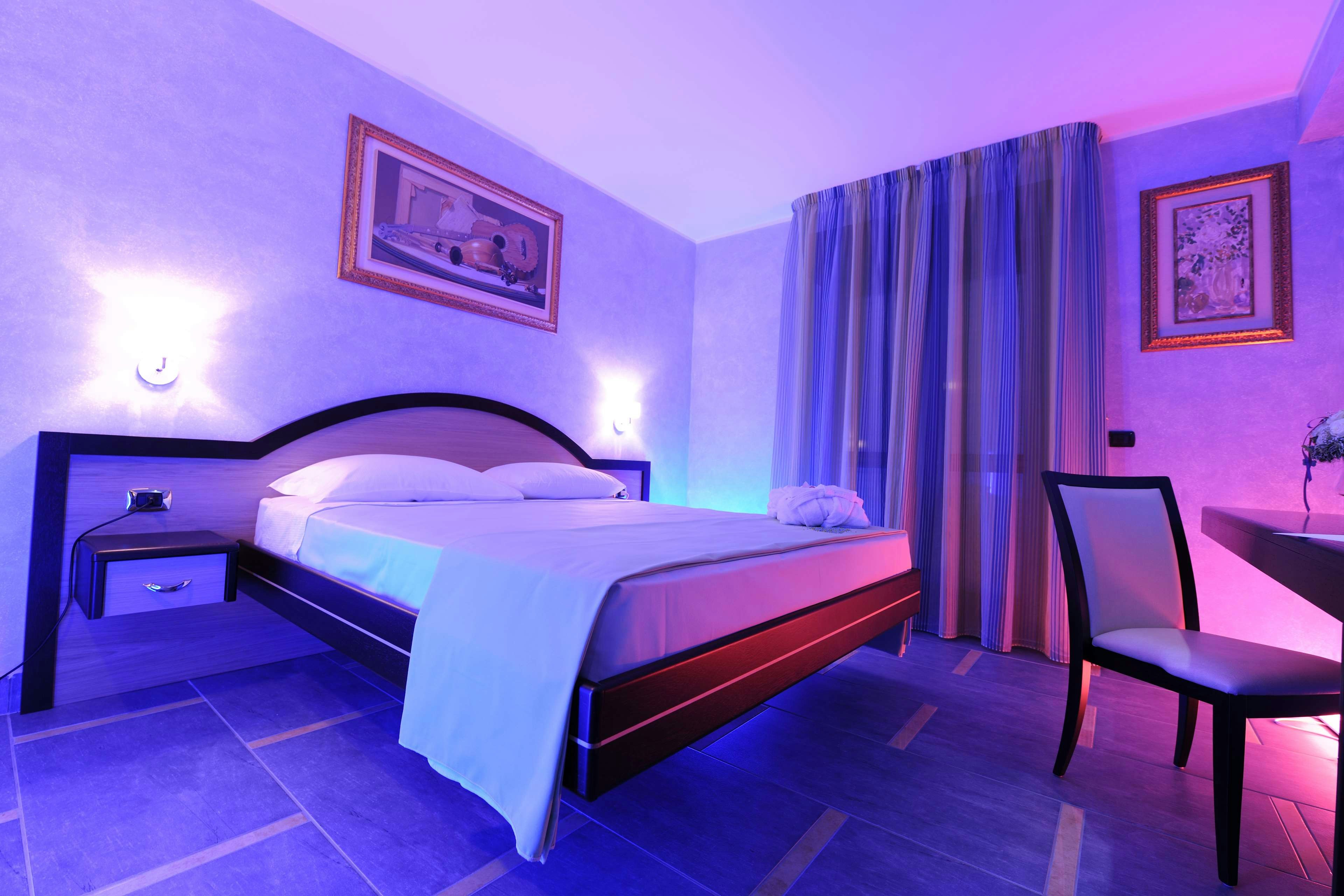 Grand Hotel Paradiso 8/43