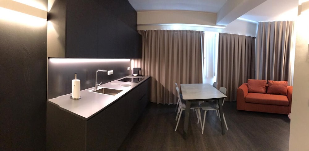 Venice Terminal Apartments and Suites 30/30