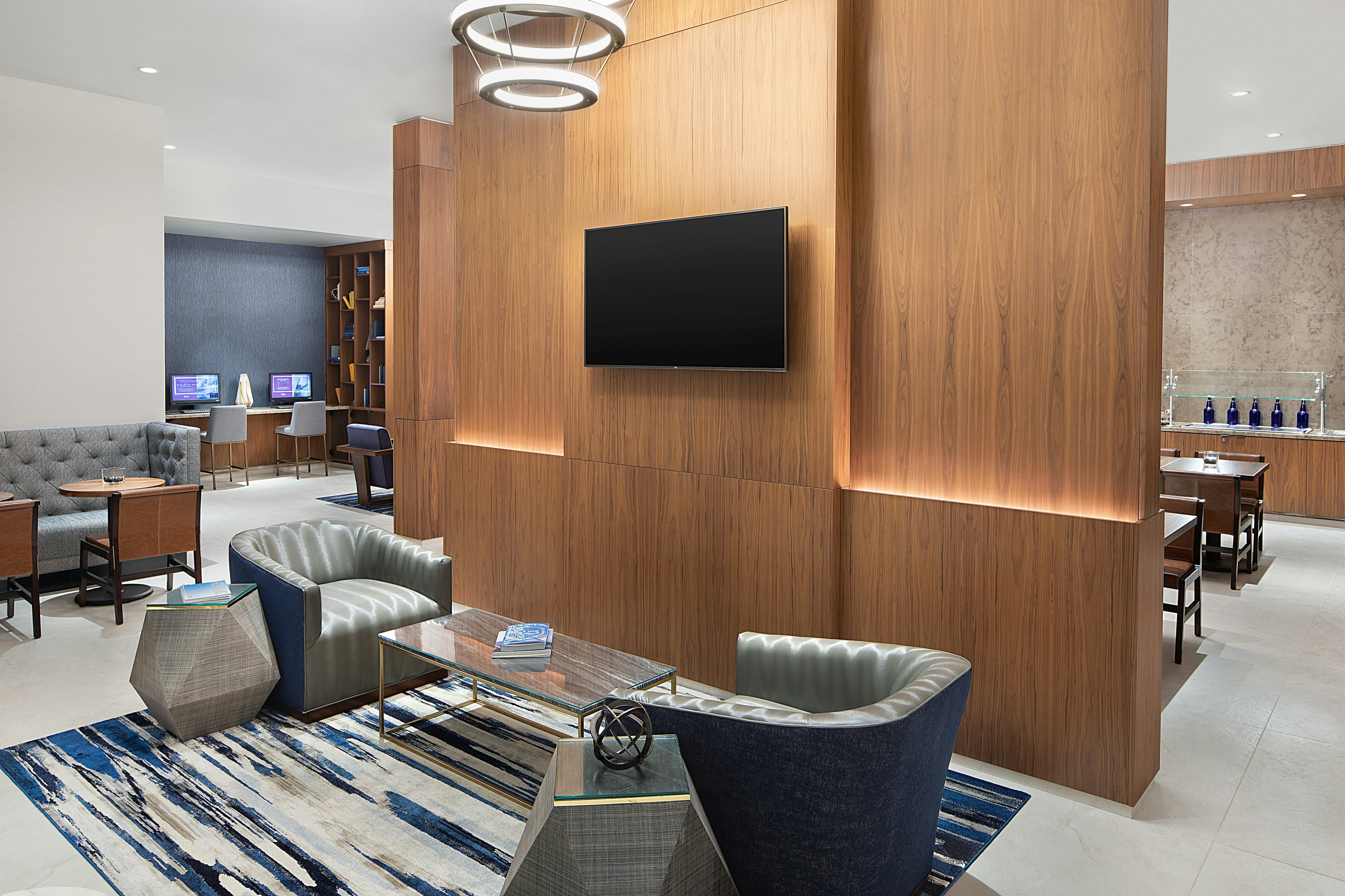 DoubleTree by Hilton Hotel Newark Airport 63/68