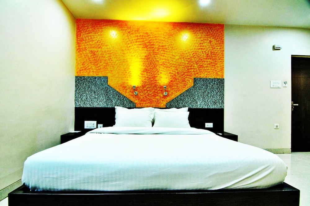 Savera A Business Luxury Hotel 9/26